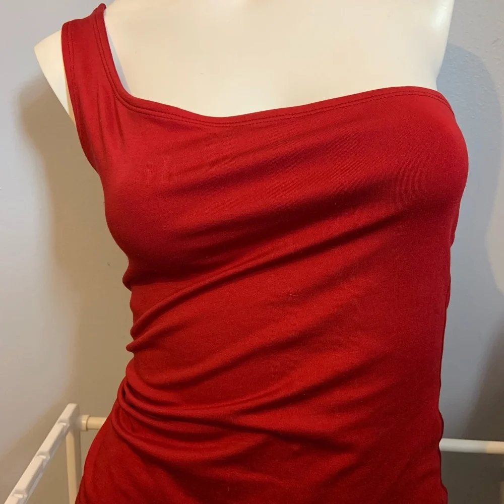 Cute Red halter top - Picture 2 of 5